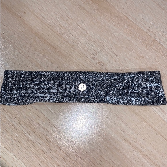 Lululemon headband - Picture 1 of 4